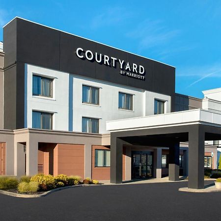 Courtyard Newburgh Stewart Airport Exterior foto